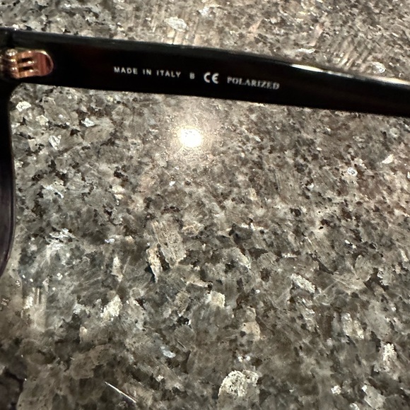 Authentic CHANEL Sunglasses with case. - Picture 7 of 8